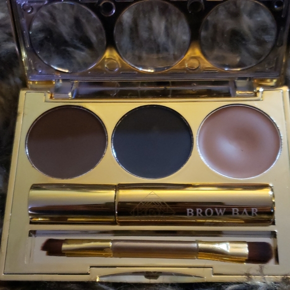 Brow makeover kit - Picture 2 of 3